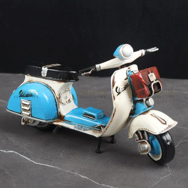 Mô hình vespa cổ màu xanh